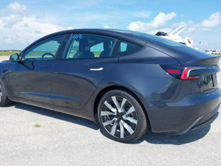 Tesla Model 3 foto 3