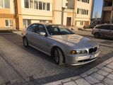 BMW 5 Series foto 9