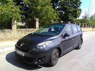 Renault Grand Scenic foto 2