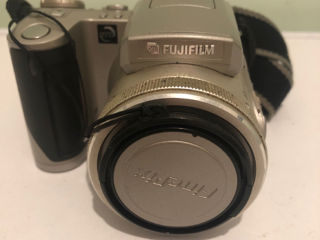 Vind aparat de fotografiat brend Fujifilm. Продам фотоаппарат бренда Fujifilm.