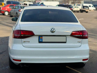 Volkswagen Jetta foto 7