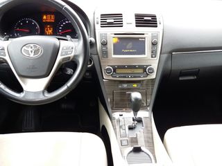 Toyota Avensis foto 4