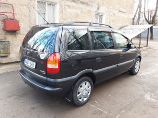 Opel Zafira foto 2