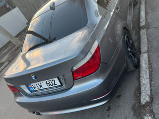 BMW 5 Series foto 5