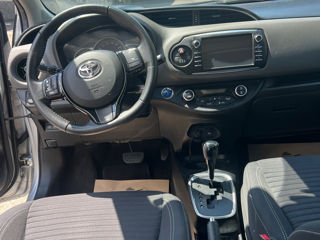 Toyota Yaris foto 8