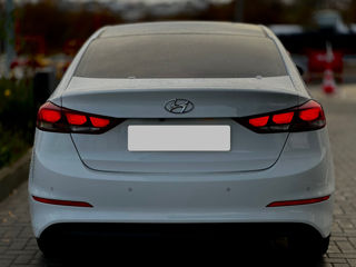 Hyundai Elantra foto 5