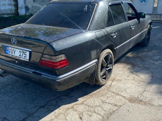 Mercedes Series (W124) foto 2