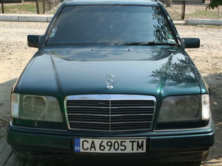 Mercedes Series (W124) foto 1