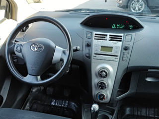 Toyota Yaris foto 13