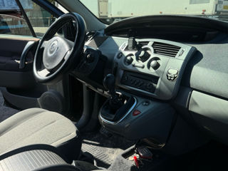 Renault Grand Scenic foto 2