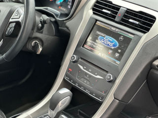 Ford Fusion foto 10