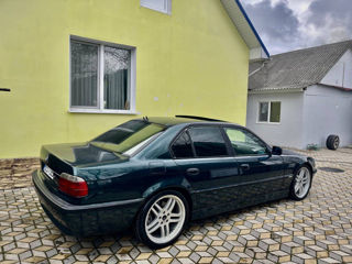 BMW 7 Series foto 3