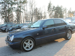 Mercedes E-Class foto 3