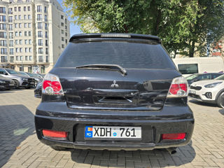 Mitsubishi Outlander foto 2