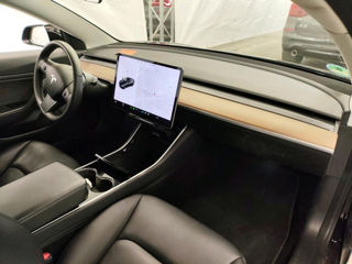 Tesla Model 3 foto 3