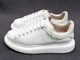 Alexander McQueen Oversized Sneakers. Размер 38. Оригинал. В хорошем состоянии. foto 2