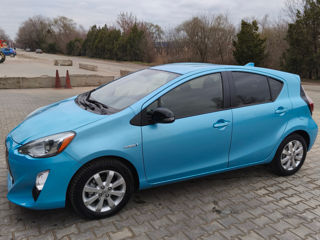 Toyota Prius c foto 2