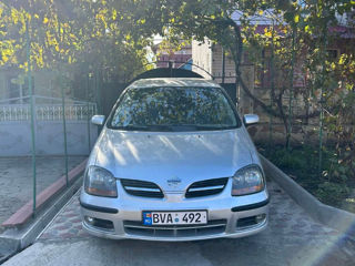 Nissan Almera Tino foto 1