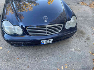 Mercedes C-Class foto 5