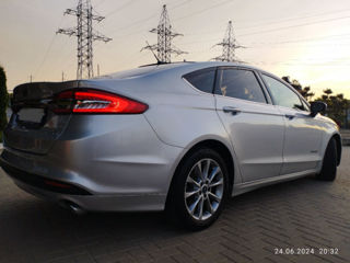 Ford Fusion foto 5