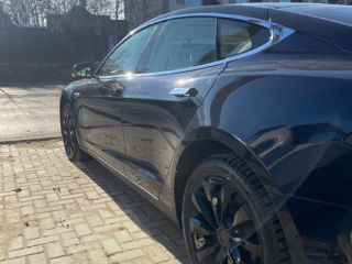 Tesla Model S foto 4