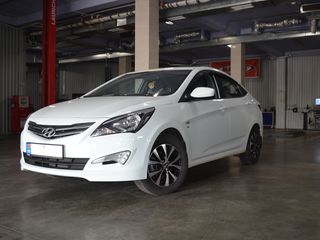 Hyundai Accent foto 1