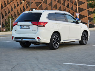 Mitsubishi Outlander foto 2