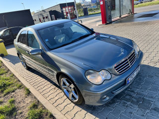 Mercedes C-Class foto 8