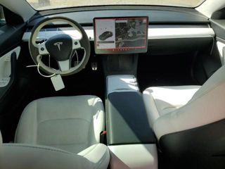 Tesla Model 3 foto 8