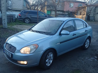 Hyundai Accent foto 4