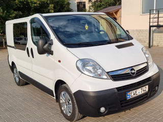 Opel Vivaro foto 1