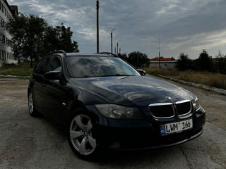 BMW 3 Series Touring foto 10