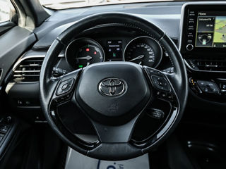 Toyota C-HR фото 10