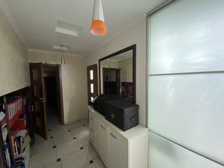 Schimb pe spatiu locativ sau vind/ Spatiu comercial (salon frumusete, oficiu)108 m2,str. Negruzzi, foto 4