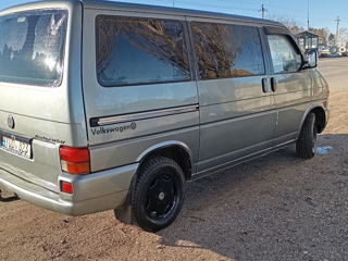 Volkswagen Caravelle foto 6