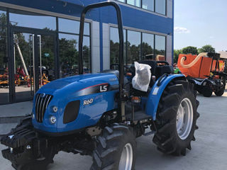 Tractorul Leus LS R-60 fara cabina