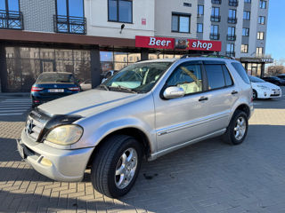 Mercedes M-Class foto 2