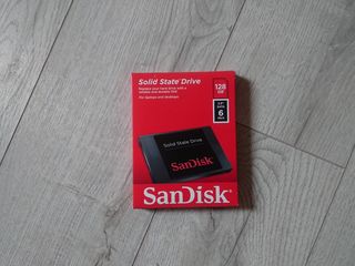 SSD SanDisk 120GB новый foto 1