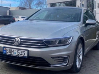 Volkswagen Passat foto 2