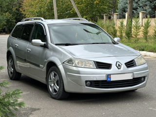 Renault Megane foto 2