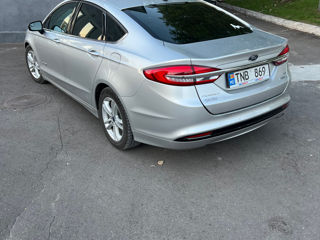 Ford Fusion foto 4