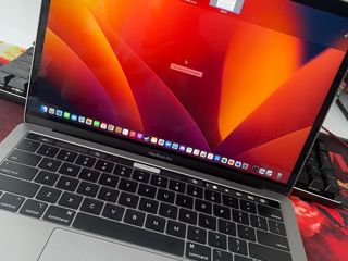 MacBook Pro (13-inch, 2018, Four Thunderbolt 3 ports) foto 1