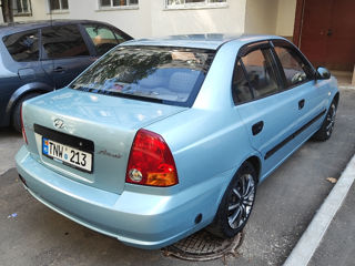 Hyundai Accent foto 3