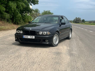 BMW 5 Series фото 1