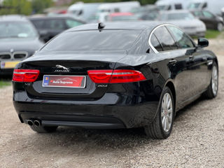 Jaguar XE foto 4