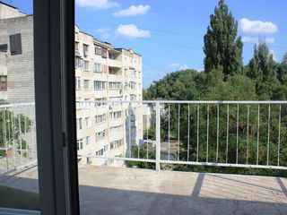 Apartament cu 2 camere, 37 m², Botanica, Chișinău foto 7