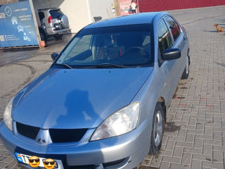 Mitsubishi Lancer foto 4