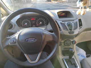 Ford Fiesta foto 9