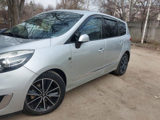 Renault Grand Scenic foto 8