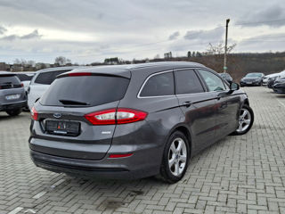 Ford Mondeo foto 2